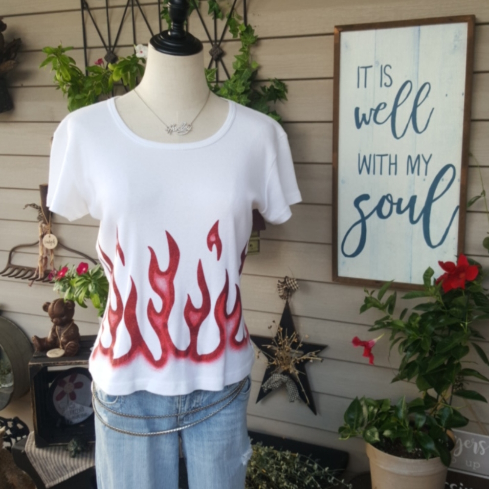 KOWAH ♡ Vintage White Short Sleeve w/Red Shimmering Glittered Flames S/M